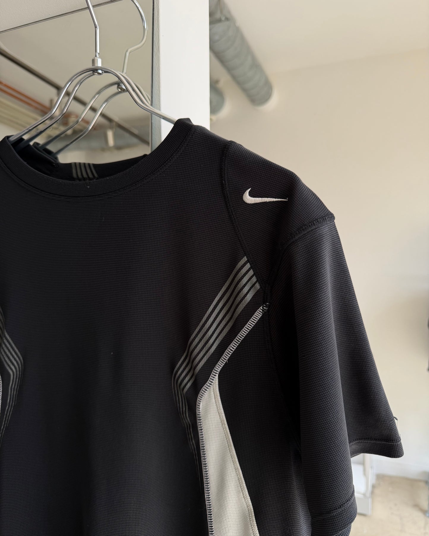 Early 2000’s Nike Tonal Panelled Tee (L)