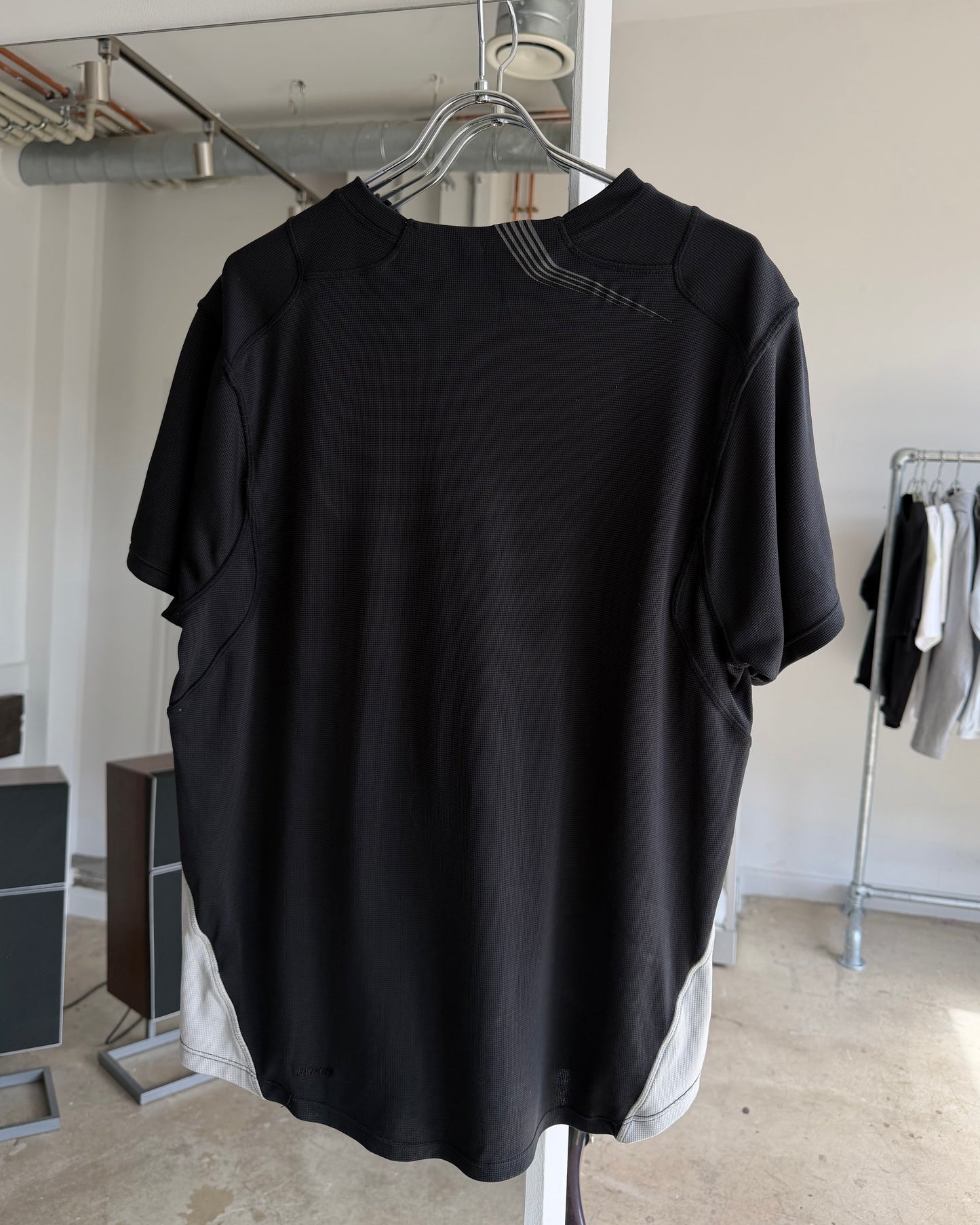 Early 2000’s Nike Tonal Panelled Tee (L)