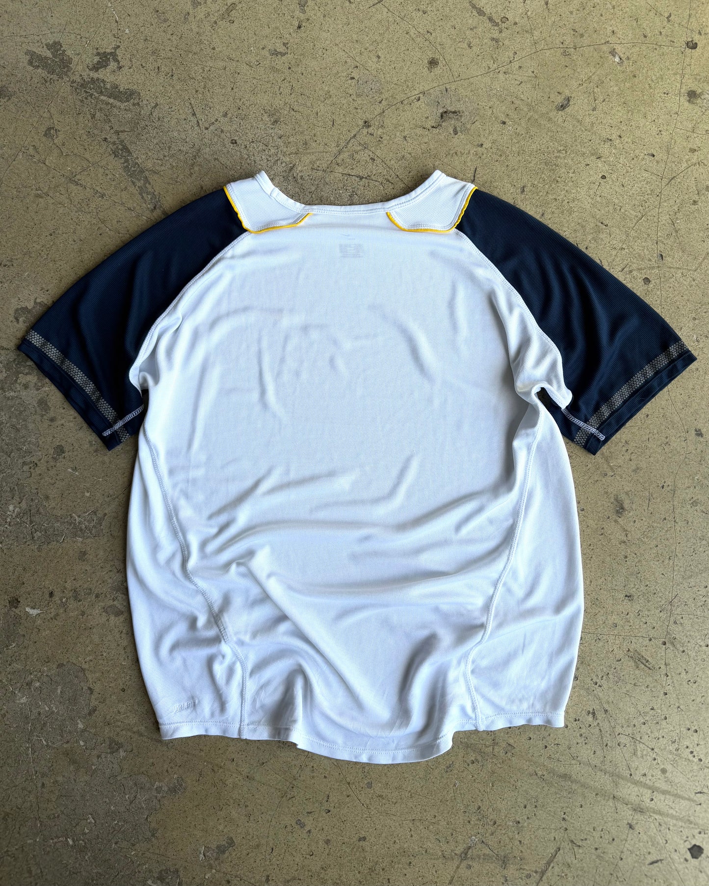2000’s Nike Sports Panelled Tee (M)