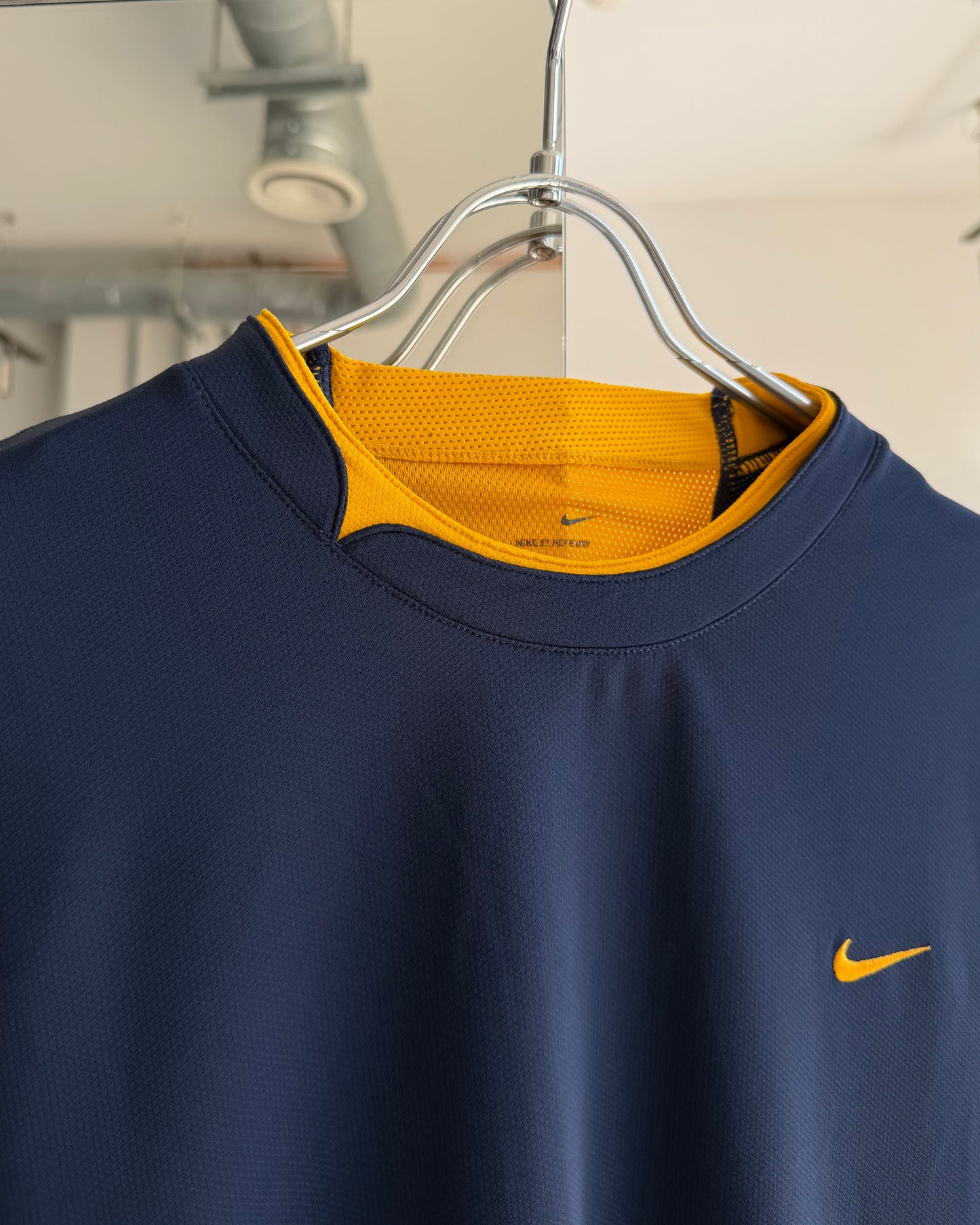 2006 Nike Double-Collar Training Tee (M/L)