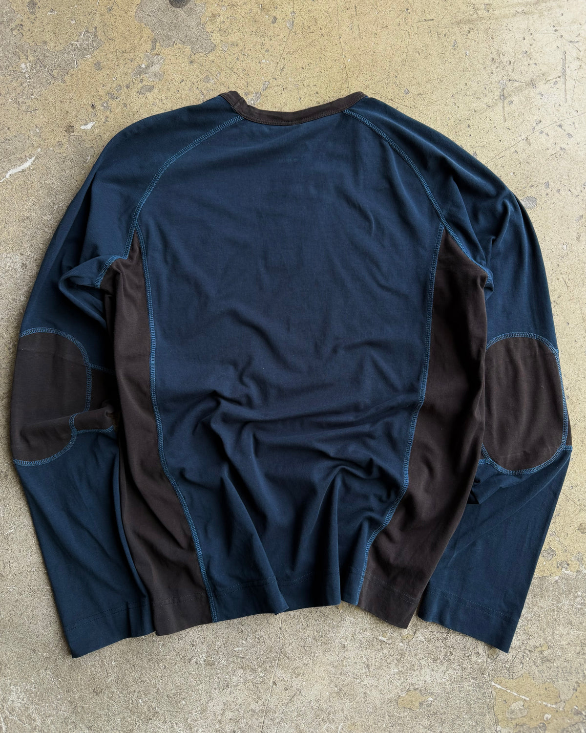 Early 2000’s Hugo Boss Overlock Longsleeve (L)