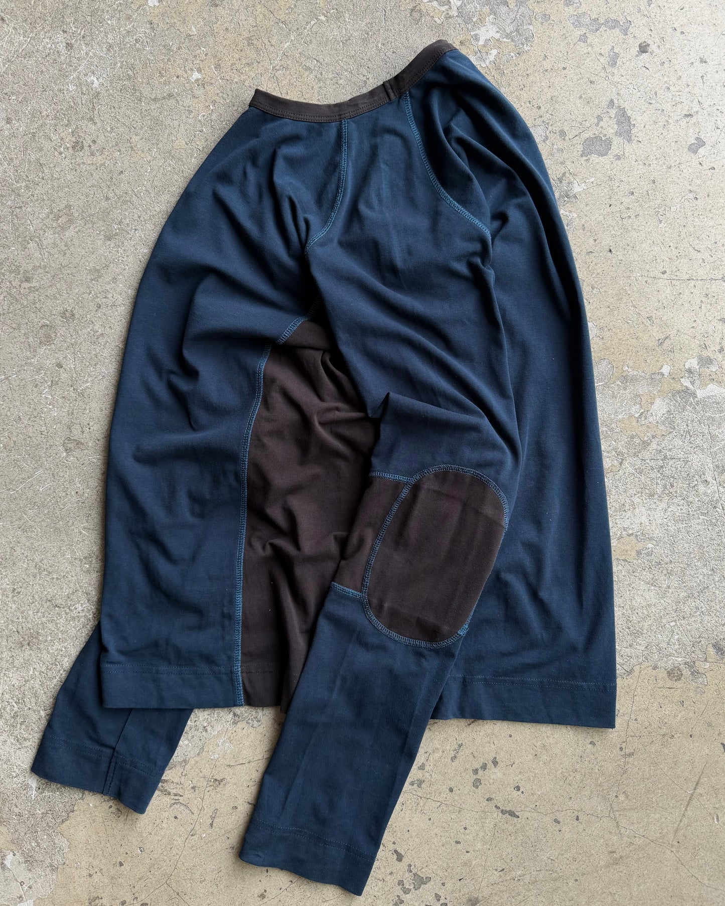 Early 2000’s Hugo Boss Overlock Longsleeve (L)